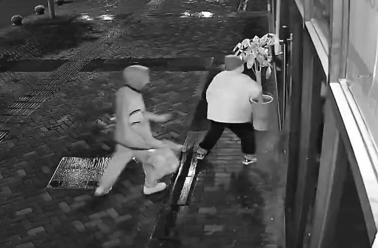 煙酒超市手機店暴力入室盜竊頻發(fā)，AI智能安防系統(tǒng)應(yīng)如何應(yīng)對