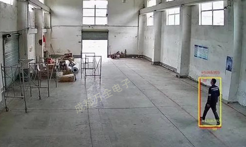 如果您安裝的AI視頻監(jiān)控系統(tǒng)和下圖一樣，監(jiān)控畫(huà)面里墻體占了一半，你是否會(huì)擔(dān)心，這樣安裝還能起到監(jiān)控報(bào)警的作用嗎？